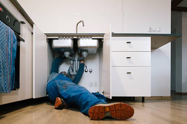 Professional Emergency Plumber technician working in Red Bank, NJ